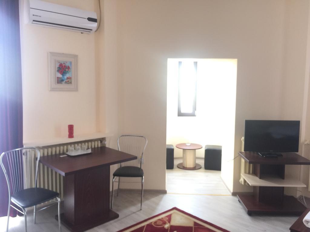 Hotel Continental City Center ياش المظهر الخارجي الصورة