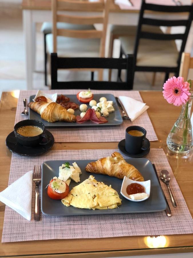 Hotel Continental City Center ياش المظهر الخارجي الصورة